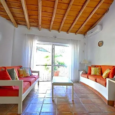 Fantastic Vacation Getaway, Private Tennis Court Golf Practice Facility