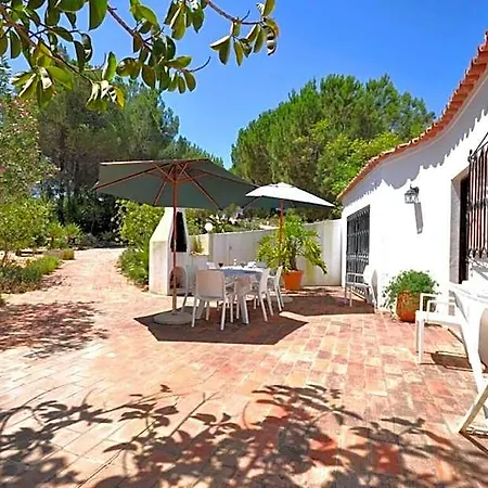 Fantastic Vacation Getaway, Private Tennis Court Golf Practice Facility