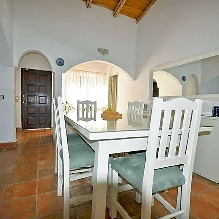 Hotel Fantastic Vacation Getaway, Private Tennis Court Golf Practice Facility