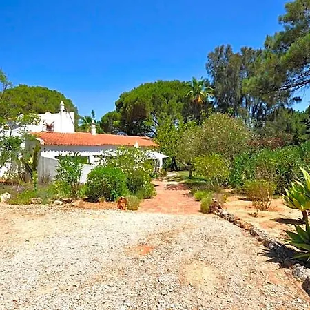 Hotel Fantastic Vacation Getaway, Private Tennis Court Golf Practice Facility
