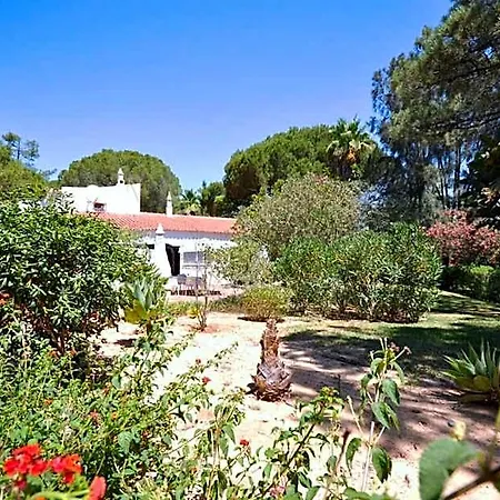 Hotel Fantastic Vacation Getaway, Private Tennis Court Golf Practice Facility