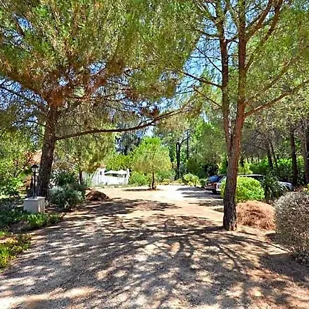 Fantastic Vacation Getaway, Private Tennis Court Golf Practice Facility Hotel 4*